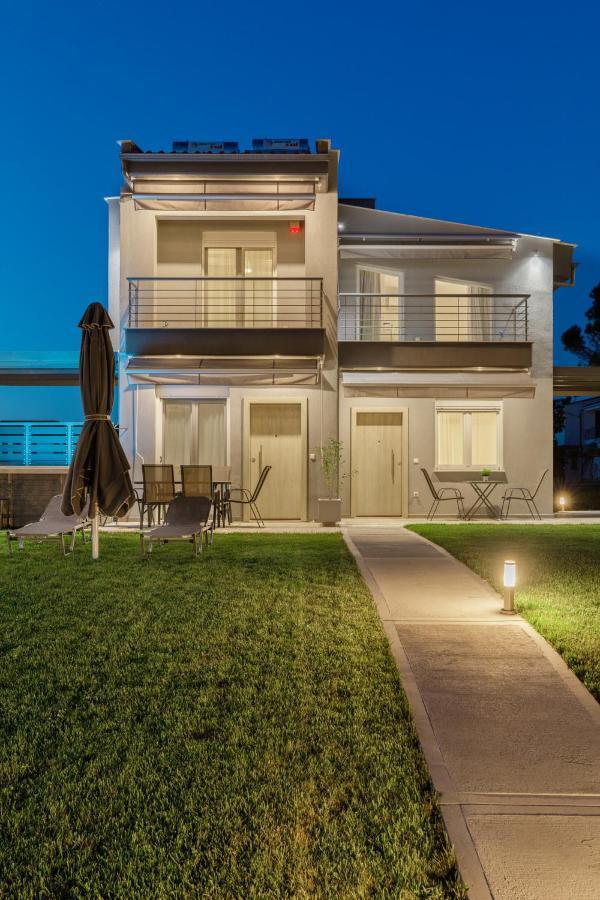 V Luxury Apartments Posidi Exteriér fotografie